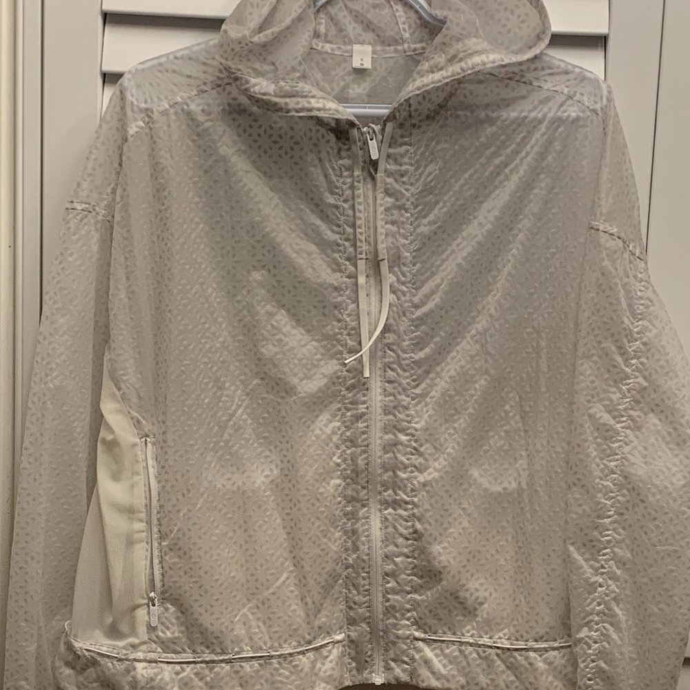 Lululemon Sheer White Hooded Windbreaker w/Inside Velvet Floral Design - Size 6